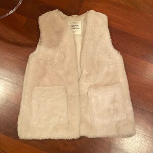 Zara Girls Faux Fur Vest. White.